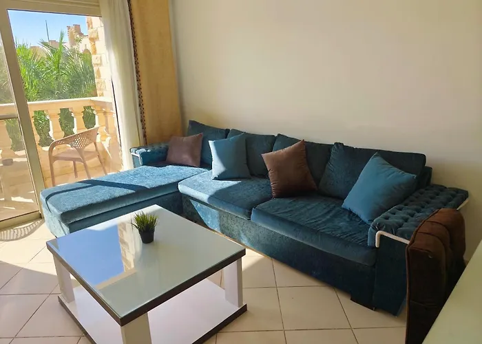 Modern One Bedroom In Vip Zone Sunny Lakes Apartment *