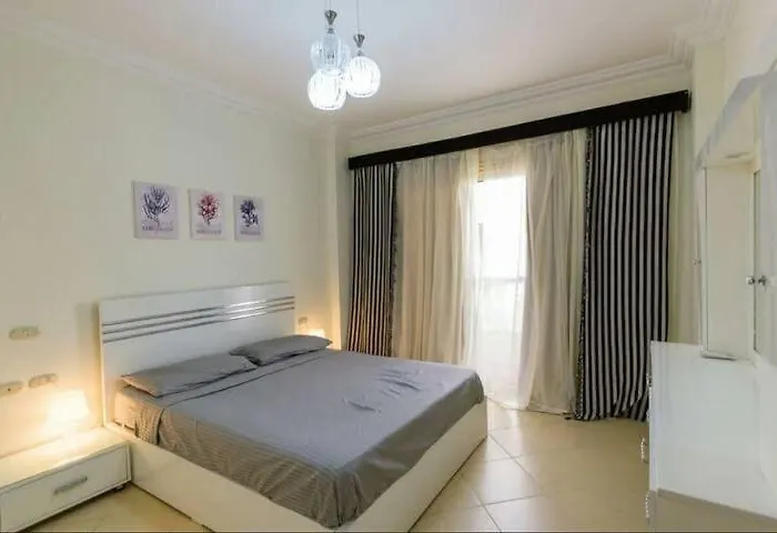 Modern One Bedroom In Vip Zone Sunny Lakes Apartment *