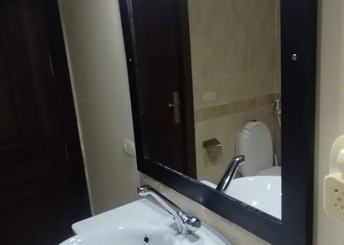 Modern One Bedroom In Vip Zone Sunny Lakes *