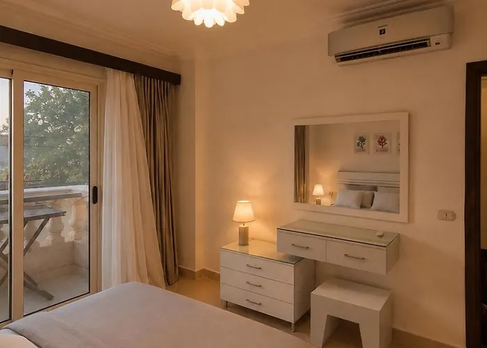 Modern One Bedroom In Vip Zone Sunny Lakes Apartment *