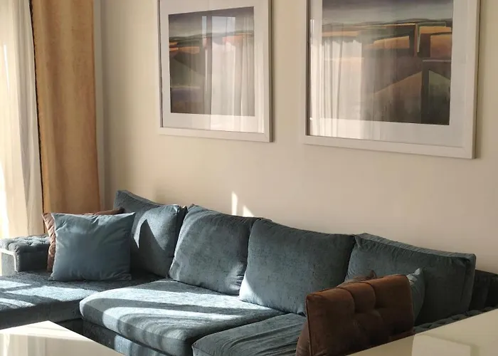 Apartment Modern One Bedroom In Vip Zone Sunny Lakes *